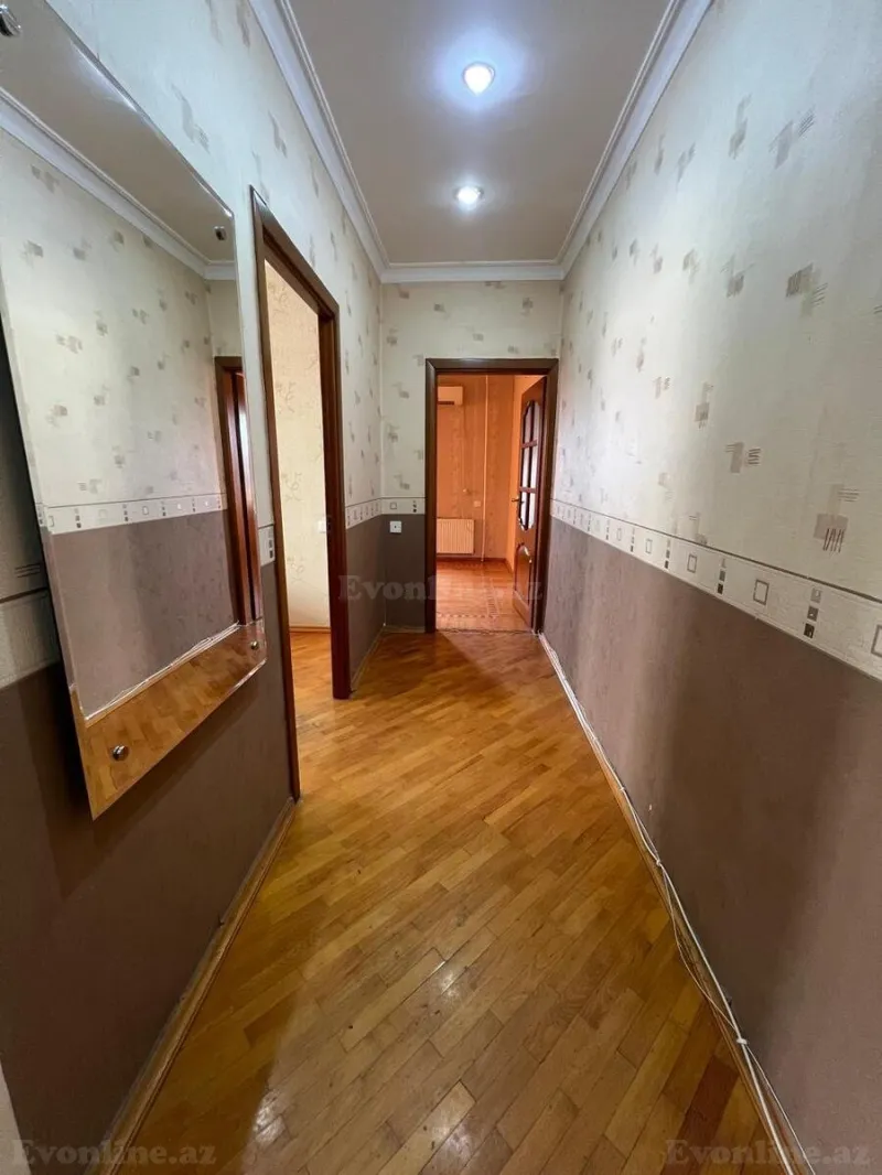 Satılır 2 otaqlı Mənzil Köhnə tikili 70 m² Qara Qarayev m.