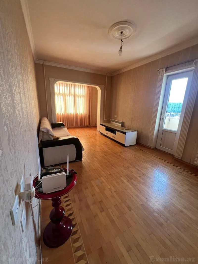 Satılır 2 otaqlı Mənzil Köhnə tikili 70 m² Qara Qarayev m. - şəkil 4