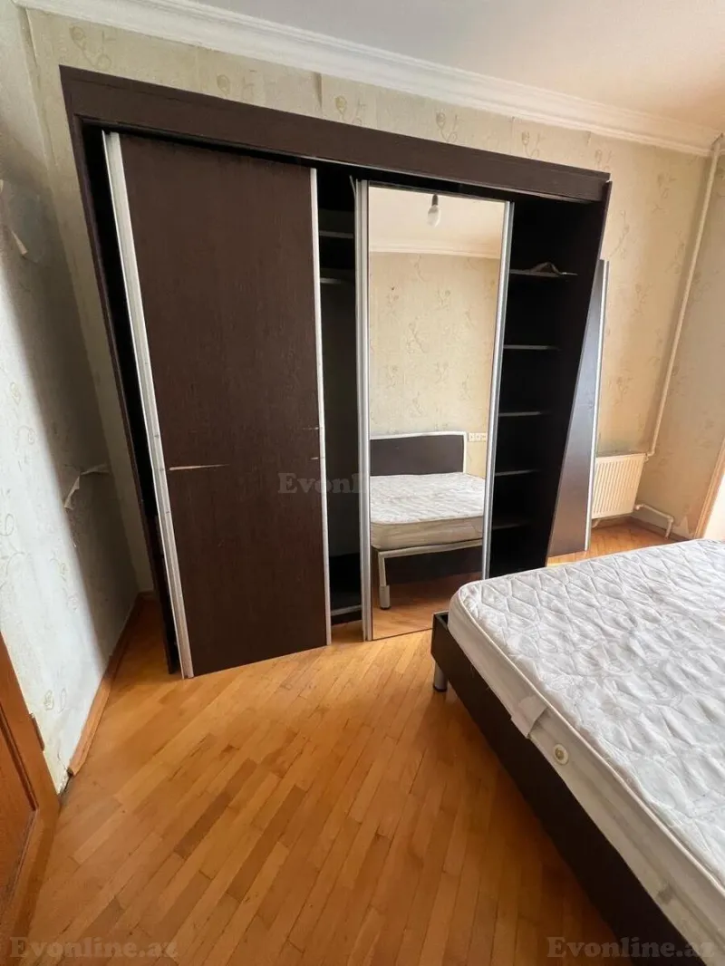 Satılır 2 otaqlı Mənzil Köhnə tikili 70 m² Qara Qarayev m. - şəkil 17