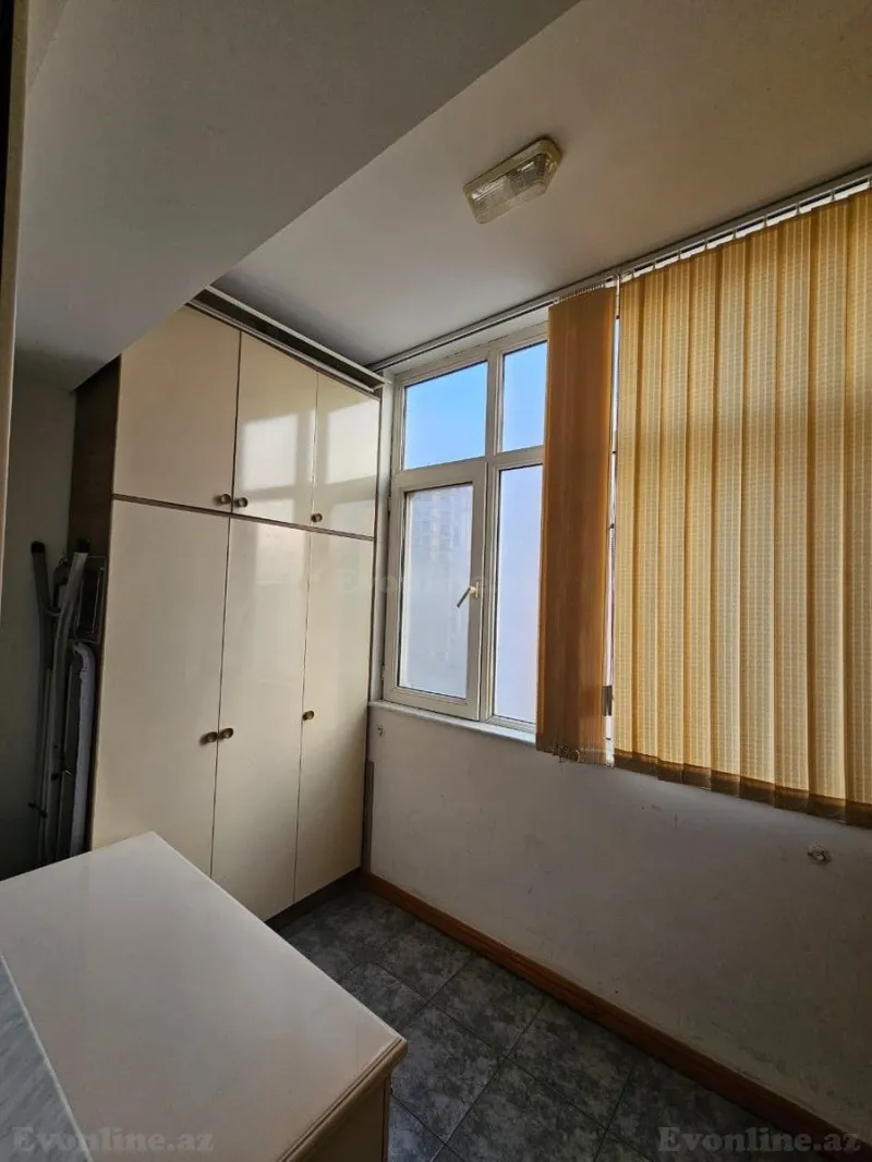 Satılır 2 otaqlı Mənzil Köhnə tikili 60 m² Gənclik m. - şəkil 13