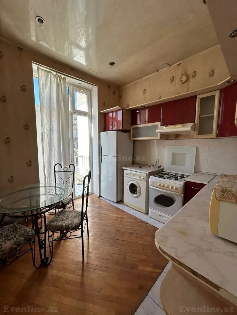 Satılır 3 otaqlı Mənzil Köhnə tikili 72 m² Sahil m. - şəkil 6