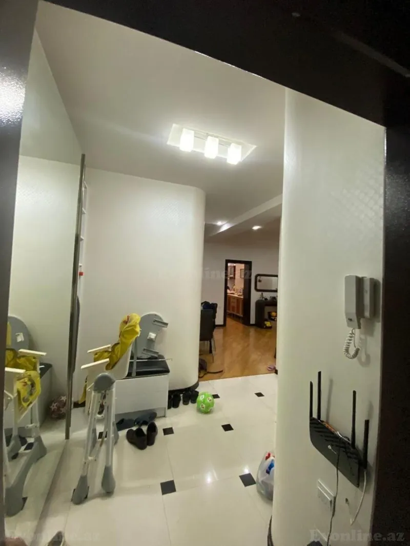 Satılır 2 otaqlı Mənzil Yeni tikili 100 m² Memar Əcəmi m. - şəkil 4