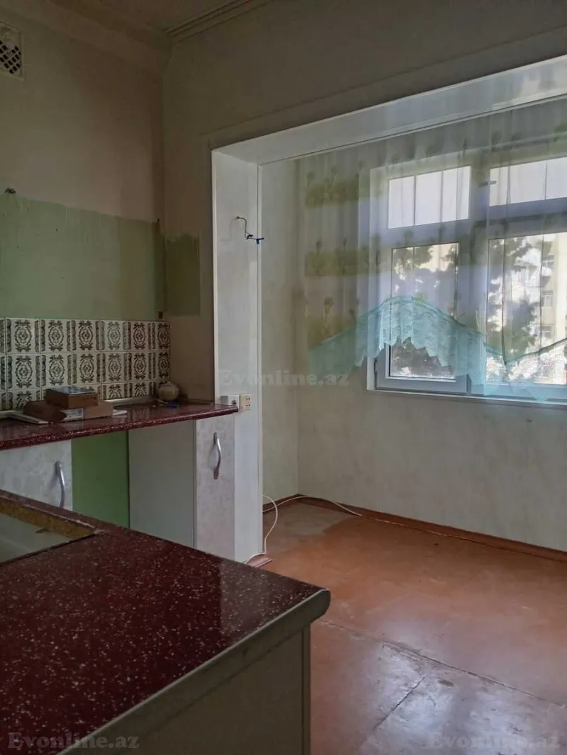 Satılır 2 otaqlı Mənzil Köhnə tikili 49 m² 9-cu mikrorayon