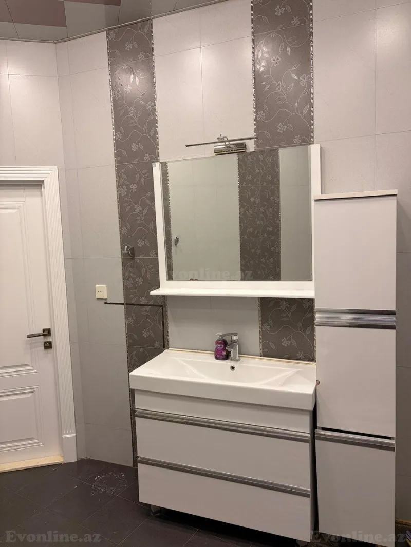 Kirayə verilir 4 otaqlı Mənzil Yeni tikili 220 m² Nizami m. - şəkil 16