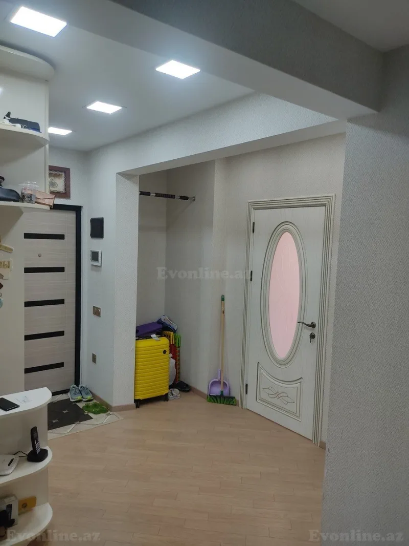 Satılır 3 otaqlı Mənzil Köhnə tikili 80 m² 8-ci kilometr