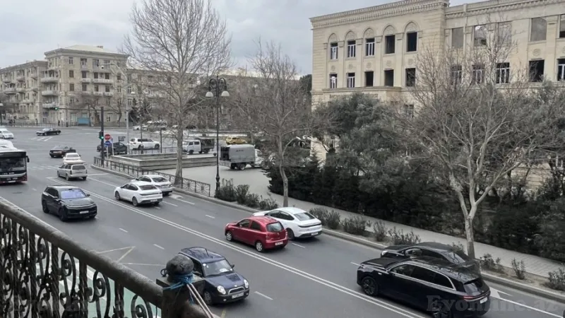 Satılır 3 otaqlı Mənzil Köhnə tikili 73 m² Yasamal - şəkil 2