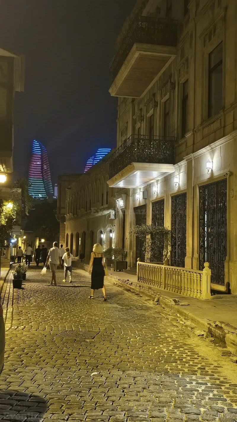 Kirayə verilir 2 otaqlı Mənzil Köhnə tikili 75 m² İçərişəhər m. - şəkil 29