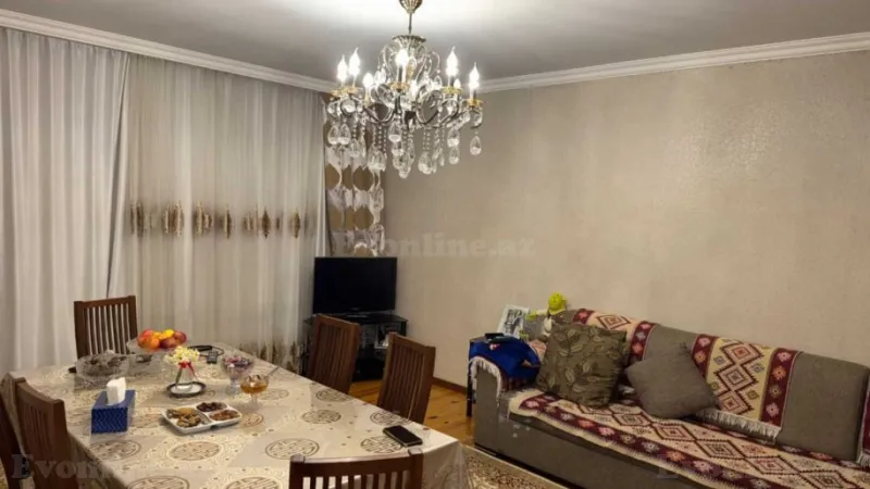 Satılır 3 otaqlı Mənzil Köhnə tikili 72 m² Neftçilər m.