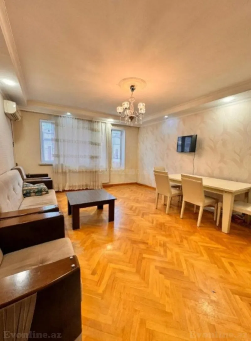 Kirayə verilir 3 otaqlı Mənzil Köhnə tikili 85 m² Gənclik m.