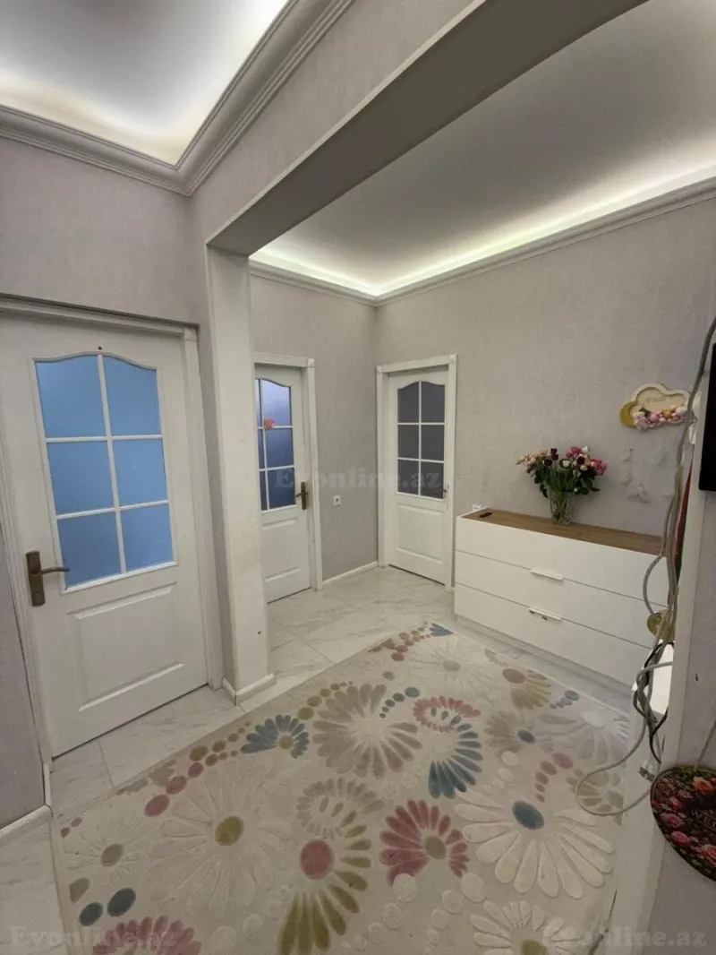 Satılır 3 otaqlı Mənzil Yeni tikili 70 m² 9-cu mikrorayon - şəkil 2