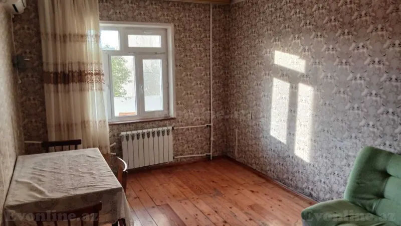 Satılır 3 otaqlı Mənzil Köhnə tikili 80 m² Massiv D