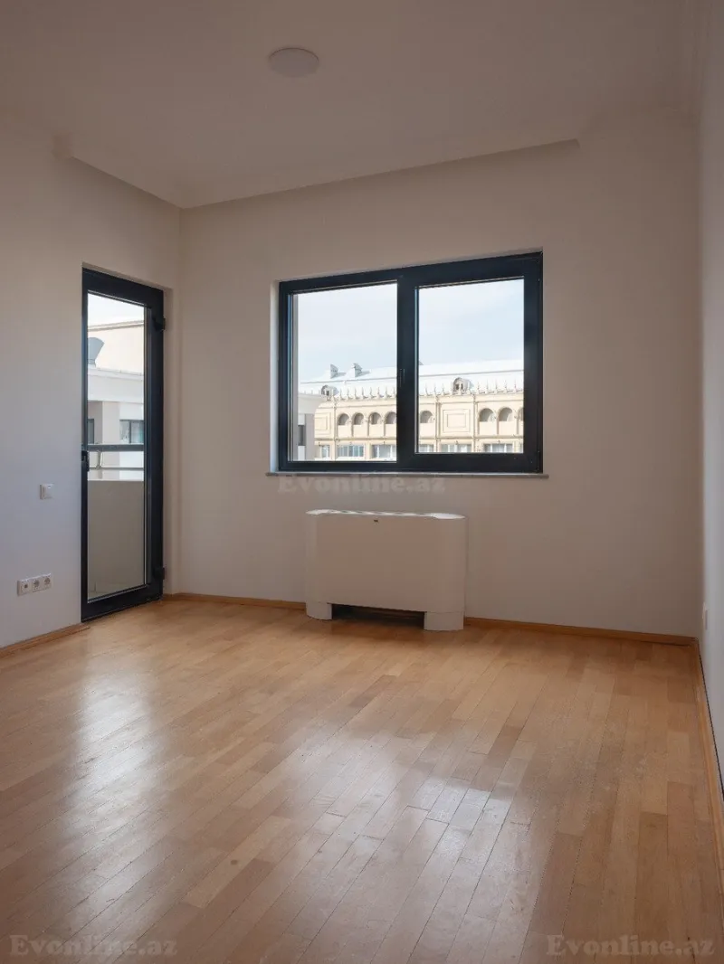 Kirayə verilir 4 otaqlı Mənzil Yeni tikili 170 m² Sahil m. - şəkil 13