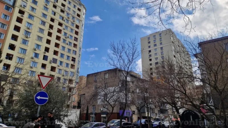 Satılır 2 otaqlı Mənzil Köhnə tikili 50 m² Elmlər Akademiyası m. - şəkil 2