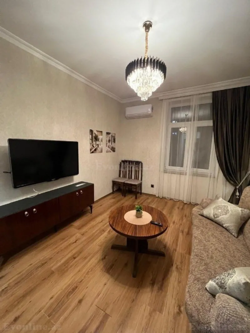 Kirayə verilir 3 otaqlı Mənzil Köhnə tikili 90 m² Nəriman Nərimanov m. - şəkil 2