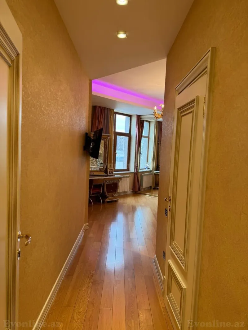 Satılır 4 otaqlı Mənzil Yeni tikili 234 m² Sahil m. - şəkil 9