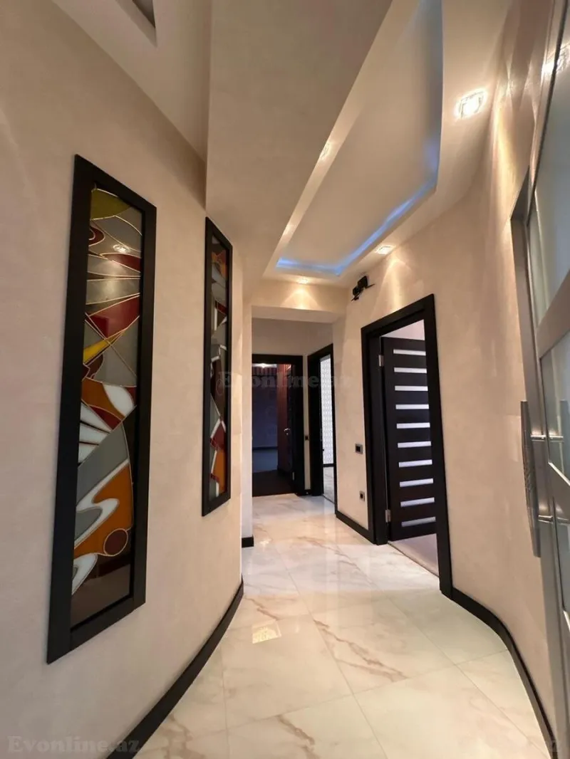 Satılır 4 otaqlı Mənzil Yeni tikili 205 m² 28 May m.