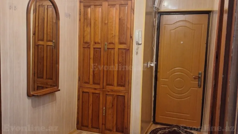 Kirayə verilir 3 otaqlı Mənzil Köhnə tikili 100 m² 8-ci mikrorayon