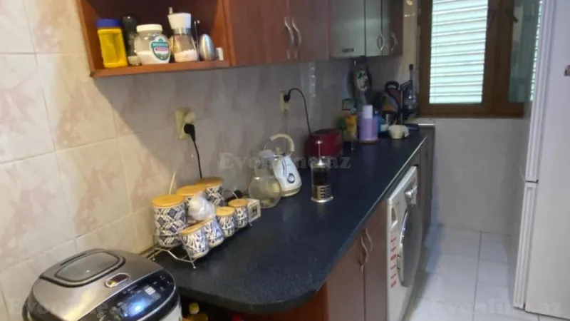 Satılır 4 otaqlı Mənzil Köhnə tikili 100 m² Elmlər Akademiyası m. - şəkil 3