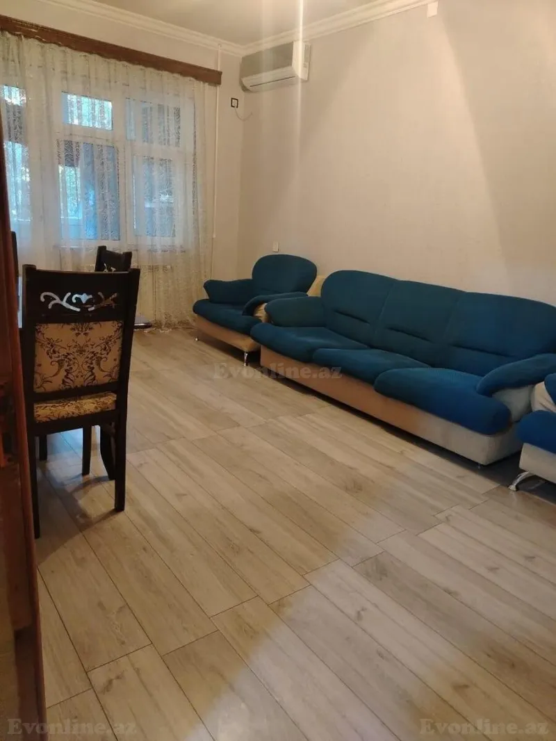 Satılır 2 otaqlı Mənzil Köhnə tikili 65 m² 8-ci mikrorayon