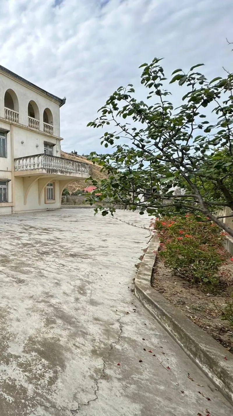 Bakı, Suraxanı r., Qaraçuxurda 6 otaqlı ofis kirayə verilir