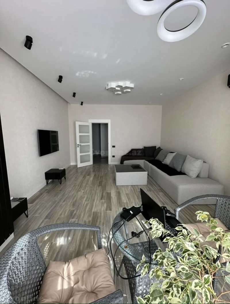 Satılır 3 otaqlı Mənzil Yeni tikili 125 m² 8 Noyabr m. - şəkil 2