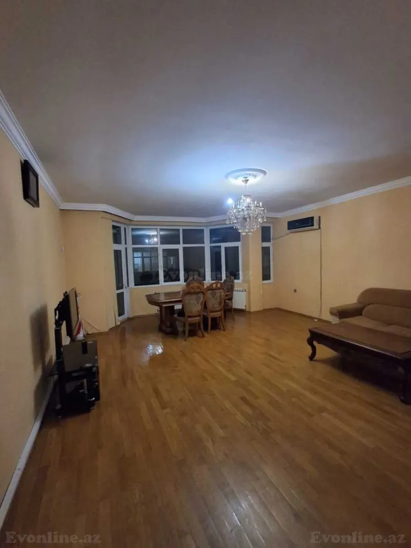Satılır 3 otaqlı Mənzil Yeni tikili 145 m² 8 Noyabr m.