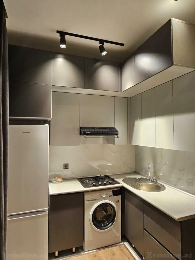 Kirayə verilir 1 otaqlı Mənzil Köhnə tikili 50 m² Sahil m.