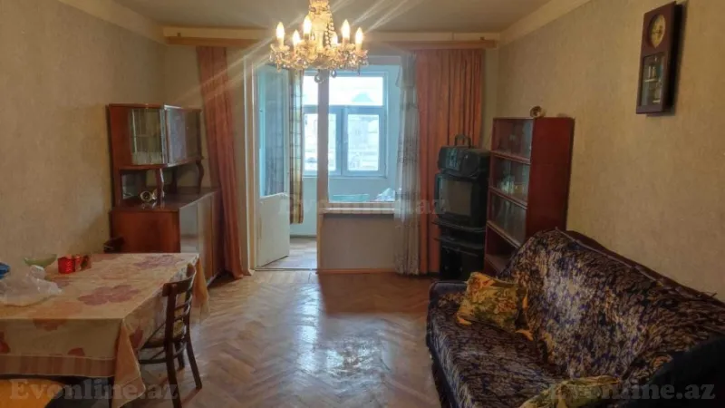 Satılır 2 otaqlı Mənzil Köhnə tikili 62 m² İnşaatçılar m. - şəkil 2