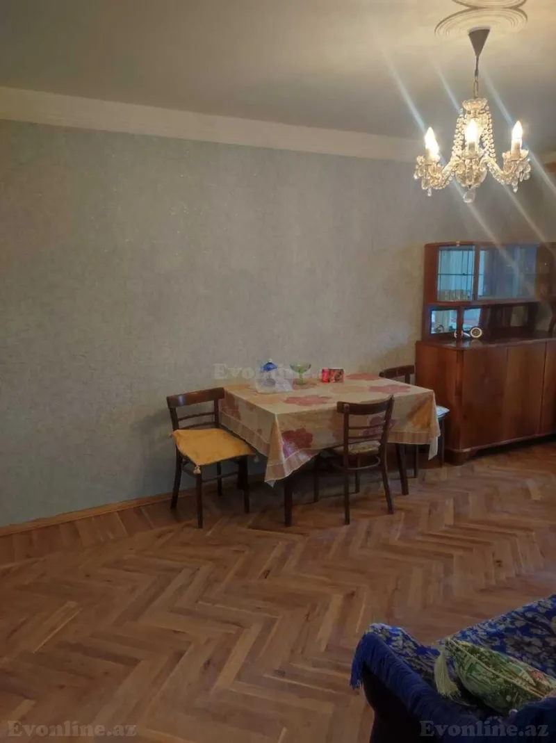 Satılır 2 otaqlı Mənzil Köhnə tikili 62 m² İnşaatçılar m. - şəkil 3