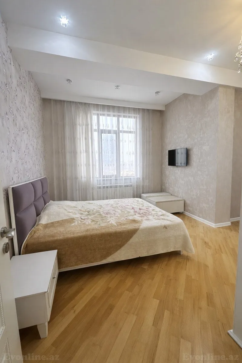 Satılır 3 otaqlı Mənzil Yeni tikili 125 m² Qara Qarayev m. - şəkil 5