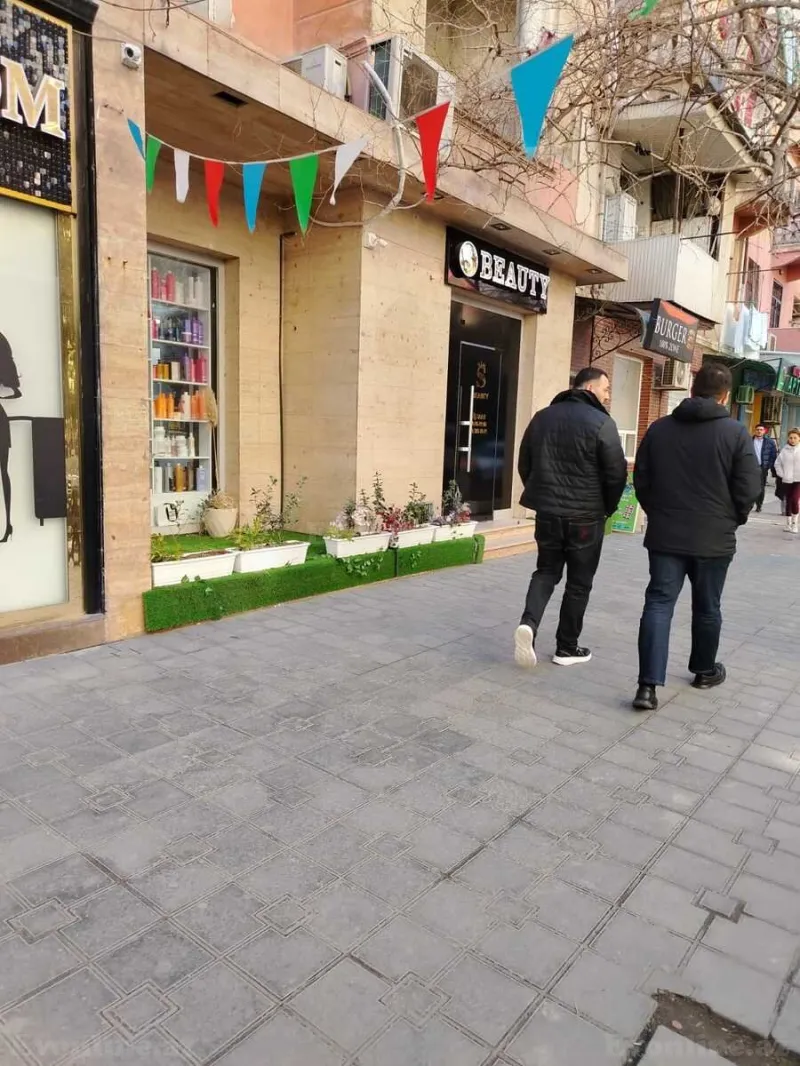 Kirayə verilir Obyekt 200 m² Nəriman Nərimanov m.