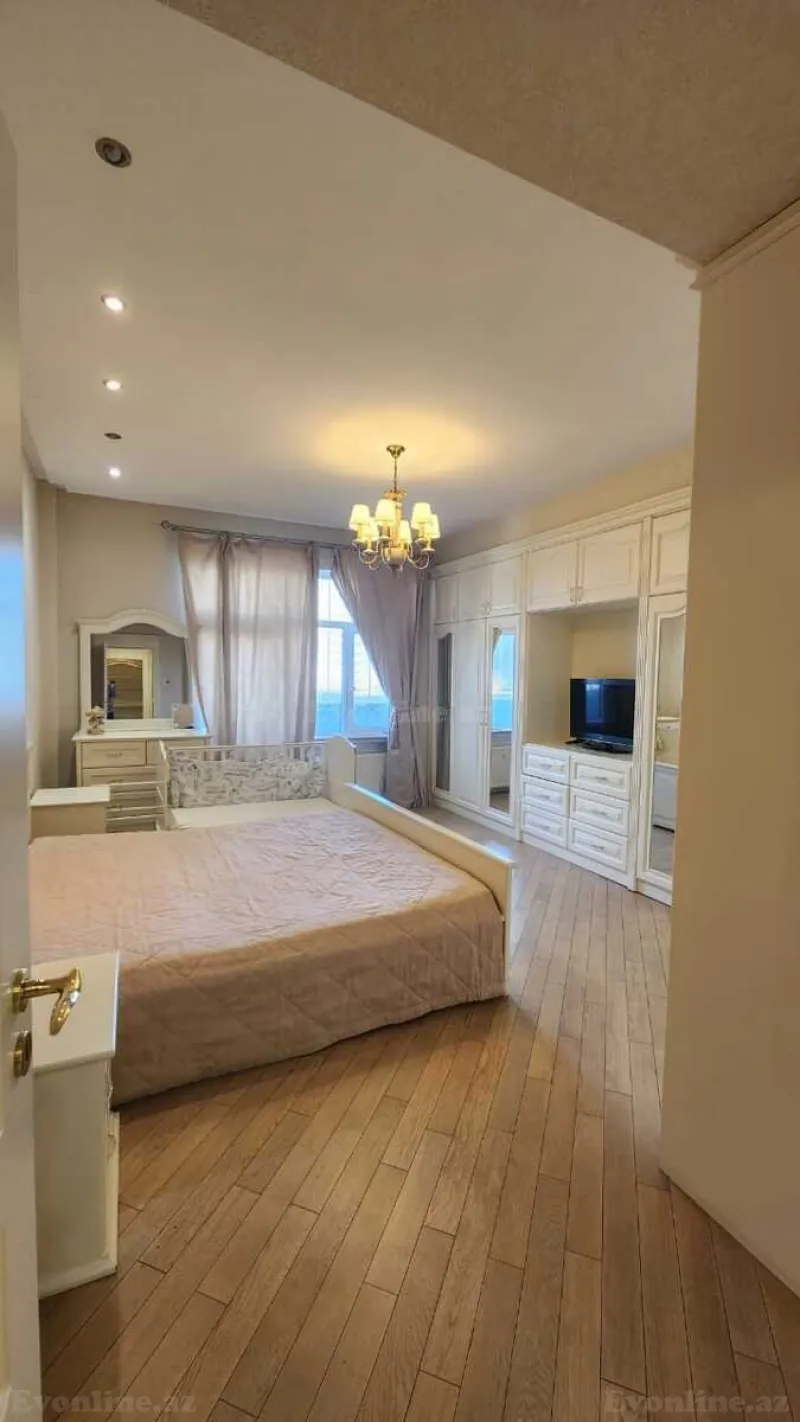 Satılır 4 otaqlı Mənzil Yeni tikili 190 m² Nizami m. - şəkil 4