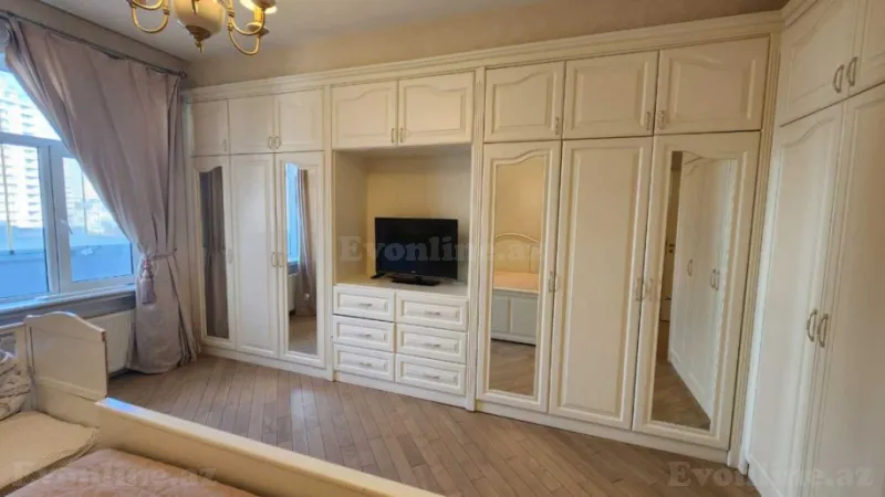 Satılır 4 otaqlı Mənzil Yeni tikili 190 m² Nizami m. - şəkil 5
