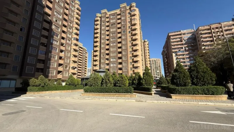 Satılır 3 otaqlı Mənzil Yeni tikili 151 m² 28 May m.