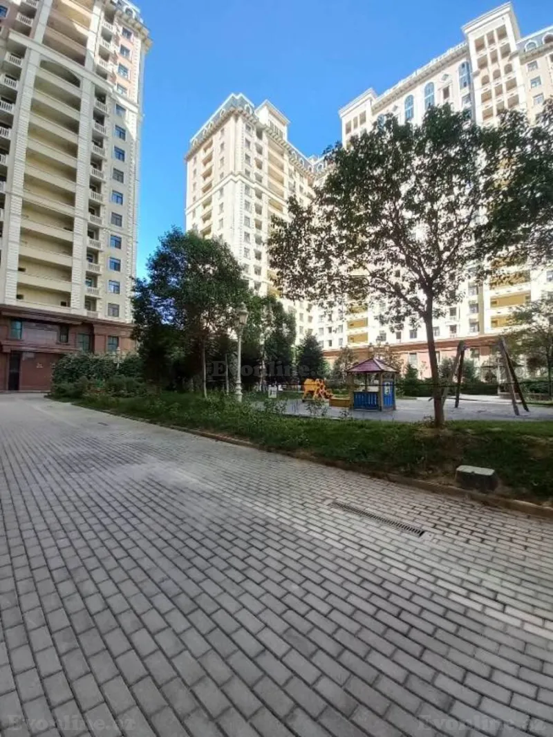 Satılır 4 otaqlı Mənzil Yeni tikili 250 m² Elmlər Akademiyası m. - şəkil 13