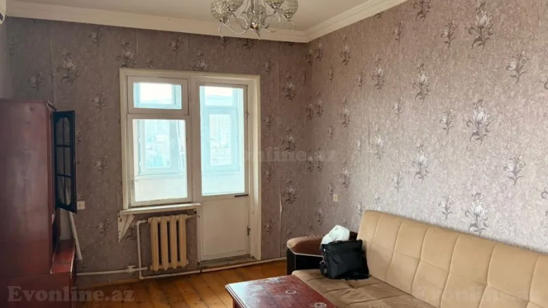 Satılır 2 otaqlı Mənzil Köhnə tikili 67 m² 4-cü mikrorayon - şəkil 3