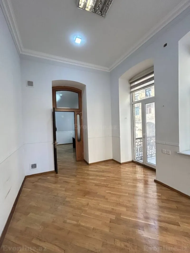 Kirayə verilir Ofis 160 m² 28 May m. - şəkil 9