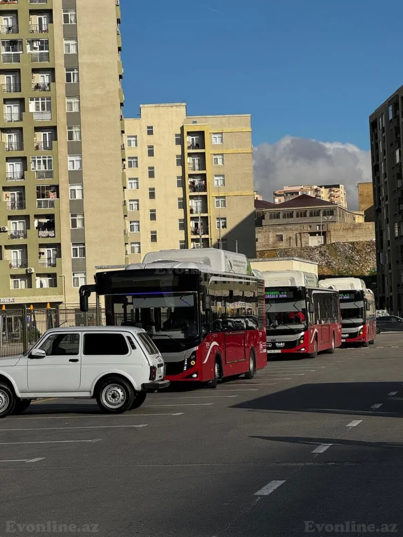 Satılır 1 otaqlı Mənzil Yeni tikili 45 m² Elmlər Akademiyası m. - şəkil 12