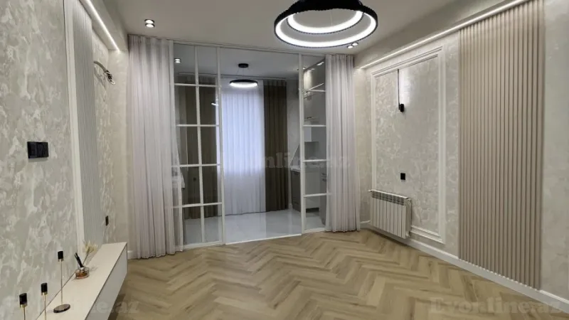 Satılır 3 otaqlı Mənzil Yeni tikili 85 m² 8 Noyabr m.