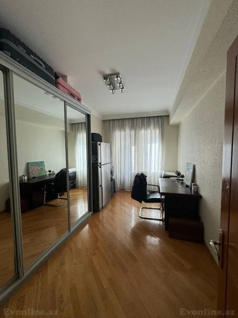 Satılır 4 otaqlı Mənzil Yeni tikili 190 m² Nərimanov r. - şəkil 4