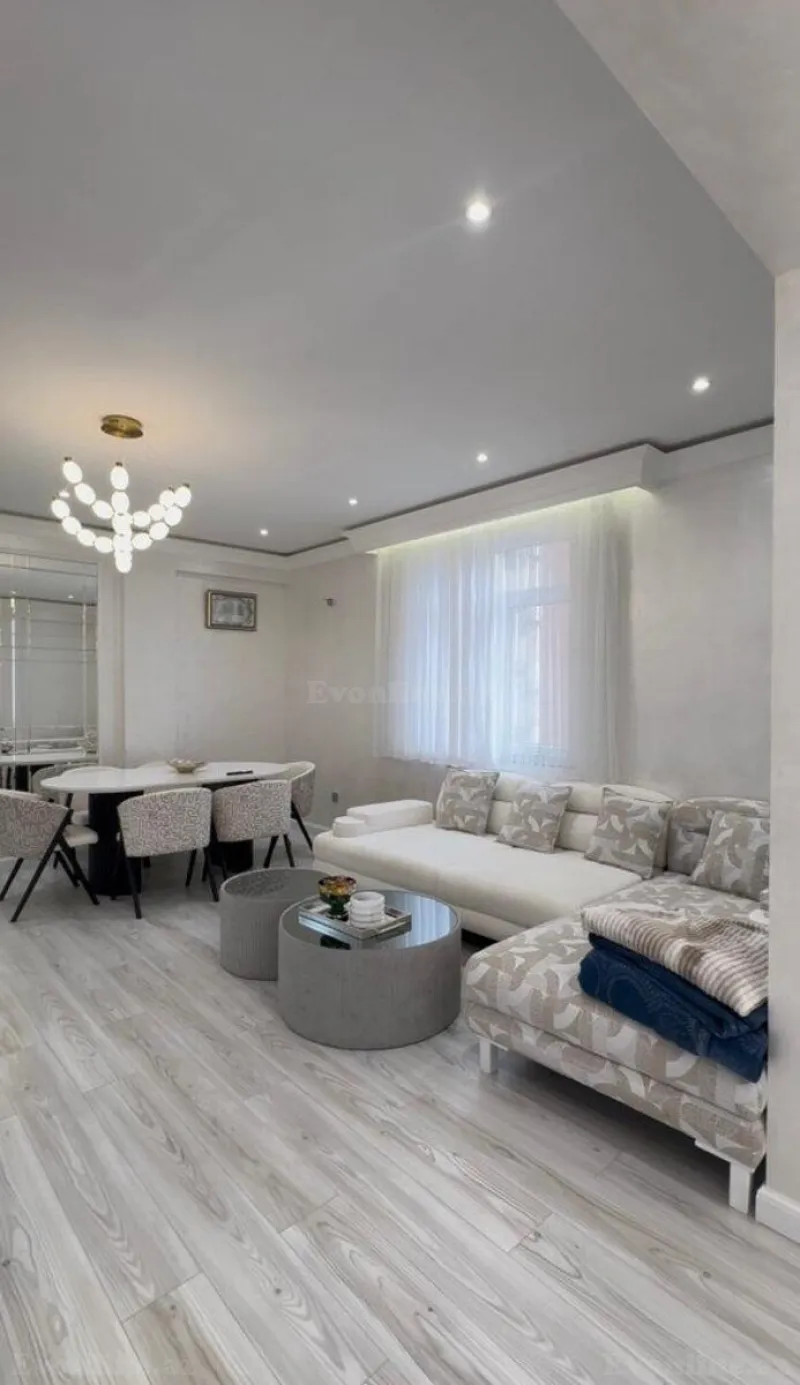 Satılır 3 otaqlı Mənzil Yeni tikili 117 m² Yeni Yasamal