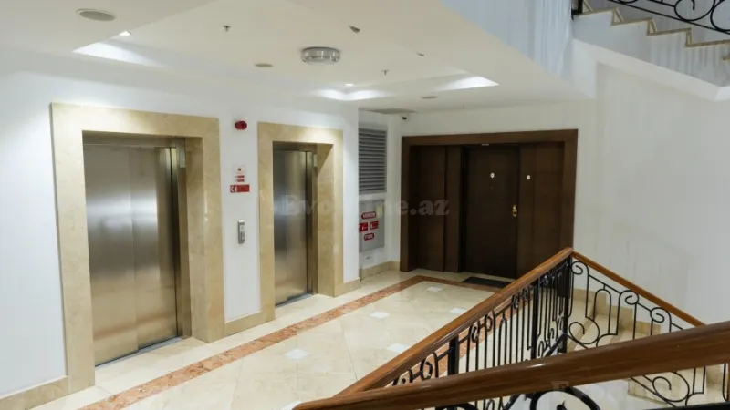 Kirayə verilir 4 otaqlı Mənzil Yeni tikili 330 m² İçərişəhər m. - şəkil 29
