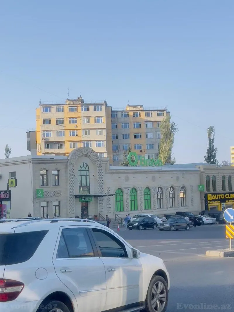 Satılır 2 otaqlı Mənzil Köhnə tikili 65 m² 6-cı mikrorayon - şəkil 11