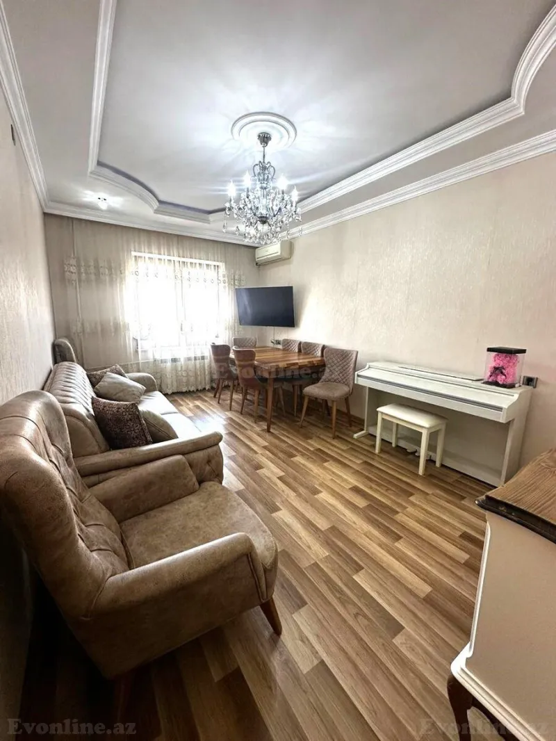 Satılır 3 otaqlı Mənzil Köhnə tikili 70 m² Massiv D