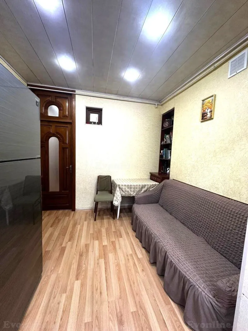 Satılır 3 otaqlı Mənzil Köhnə tikili 70 m² Massiv D - şəkil 5