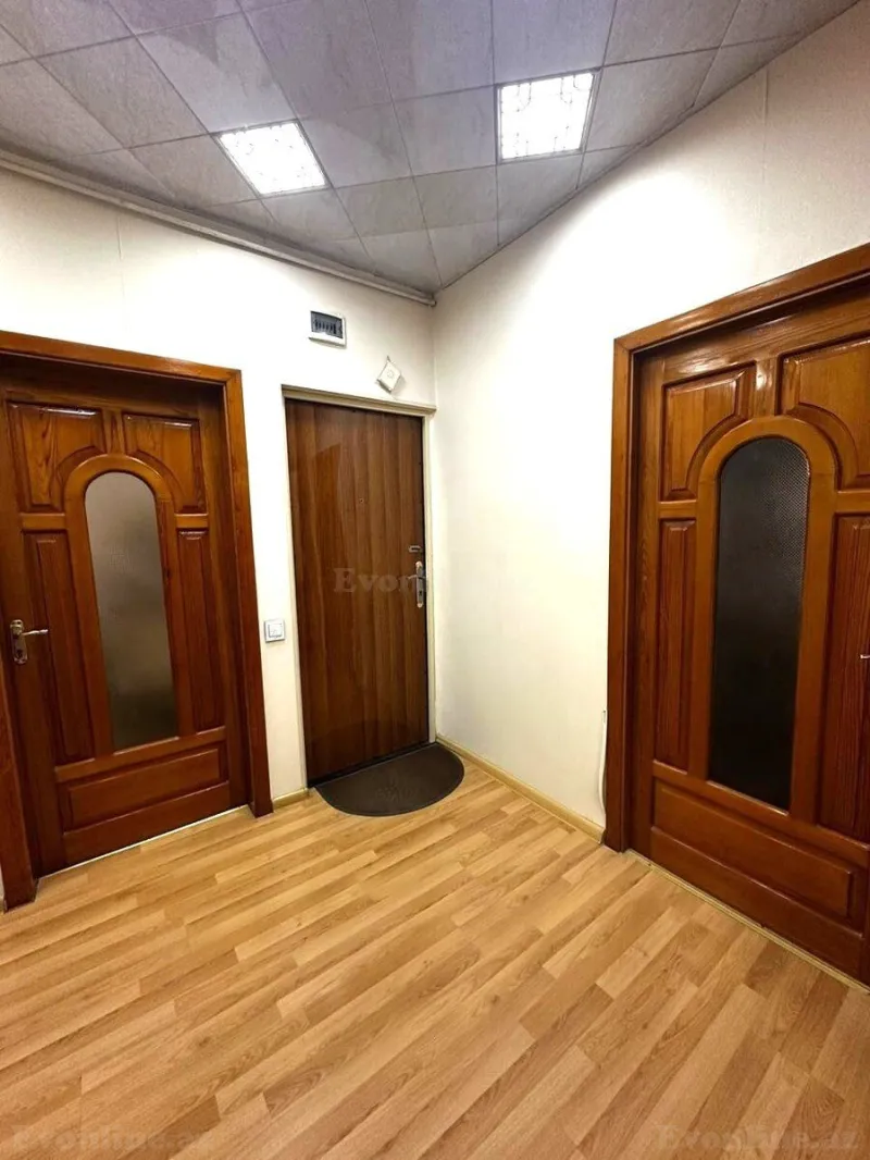 Satılır 3 otaqlı Mənzil Köhnə tikili 70 m² Massiv D - şəkil 9