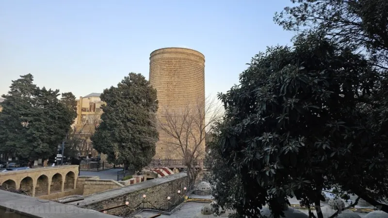 Kirayə verilir 1 otaqlı Mənzil Köhnə tikili 50 m² İçərişəhər m.