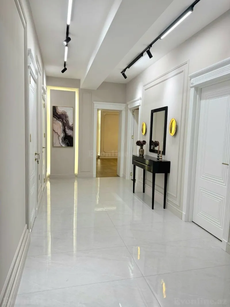 Satılır 3 otaqlı Mənzil Yeni tikili 110 m² 28 May m. - şəkil 3