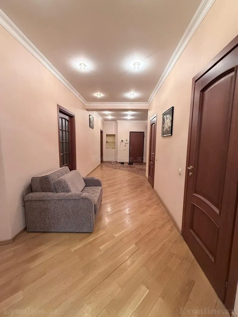 Kirayə verilir 4 otaqlı Mənzil Yeni tikili 200 m² Nərimanov r. - şəkil 9