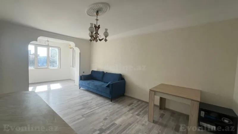 Kirayə verilir 2 otaqlı Mənzil Köhnə tikili 35 m² Elmlər Akademiyası m.